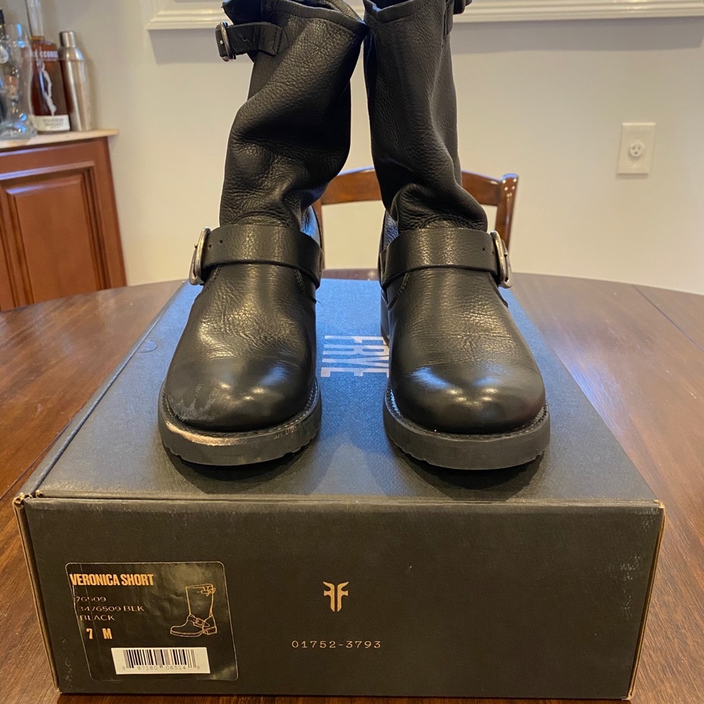 FRYE Veronica short boot